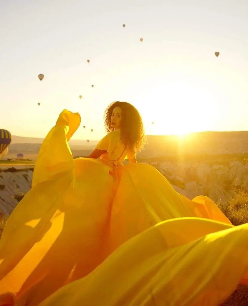 A breathtaking sunset view with the sun setting over a horizon at Sunset Point